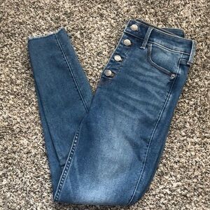 Old Navy women’s jeans frayed hem